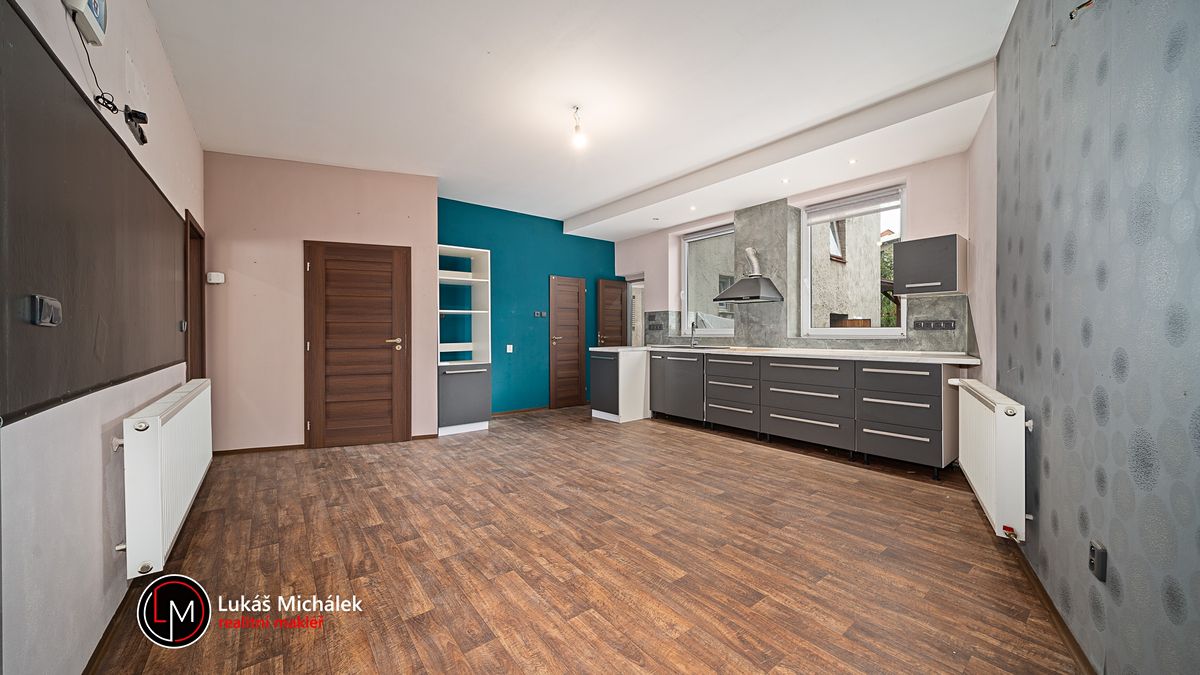 Prodej vícegeneračního domu 361 m², pozemek 289 m² – fotografie 2