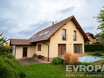 Prodej  rodinného domu 303 m², pozemek 1 464 m²