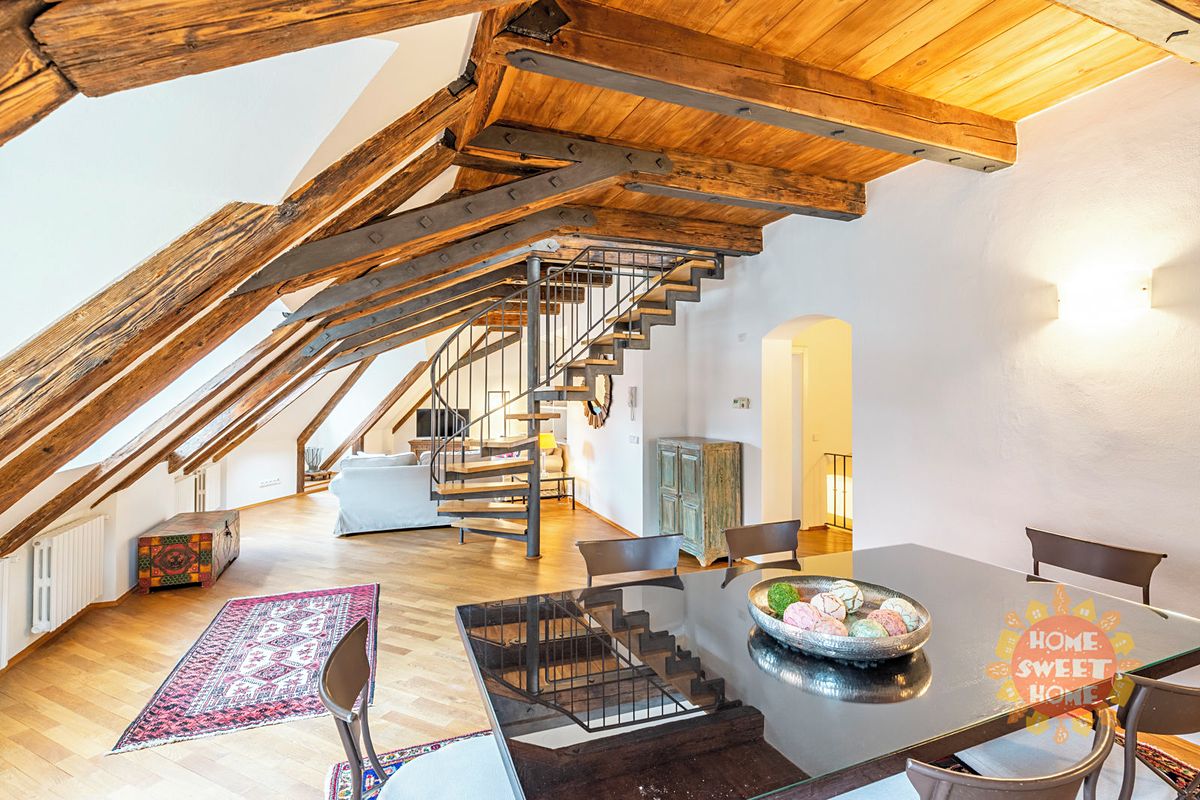 Pronájem bytu 4+1 221 m² (Mezonet)