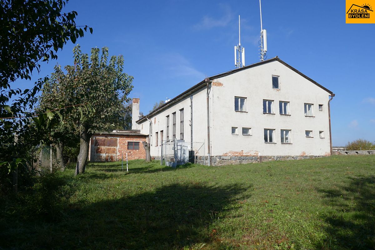 Prodej výrobní haly, prostoru 3983 m²