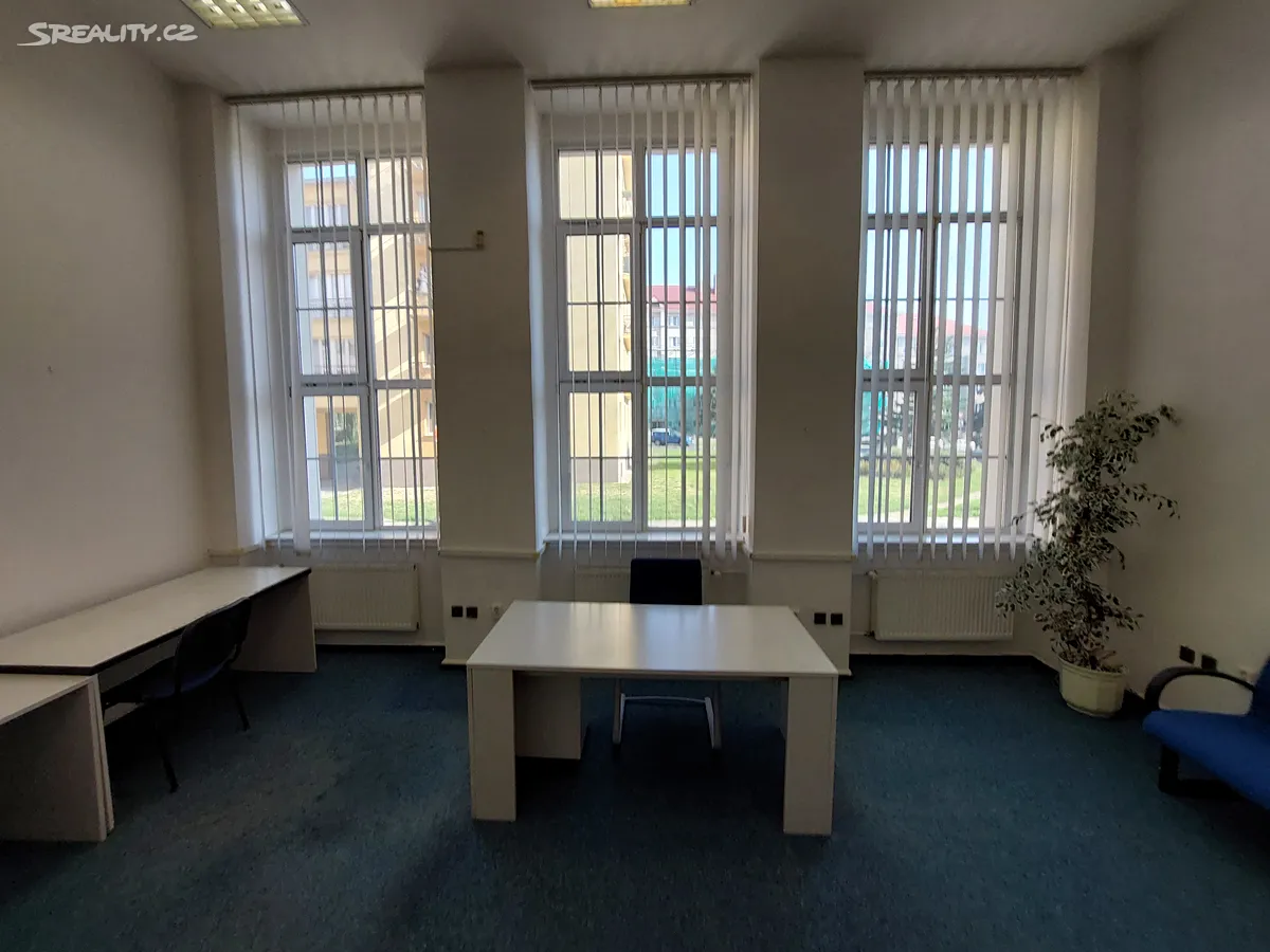 Pronájem kanceláře 24 m² – pohled 2