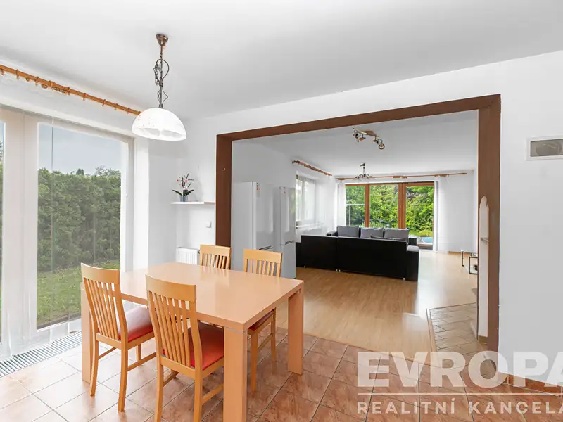 Prodej rodinného domu 303 m², pozemek 1464 m², Solnice – náhled fotky 3