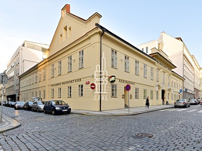 Pronájem kanceláře 322 m²