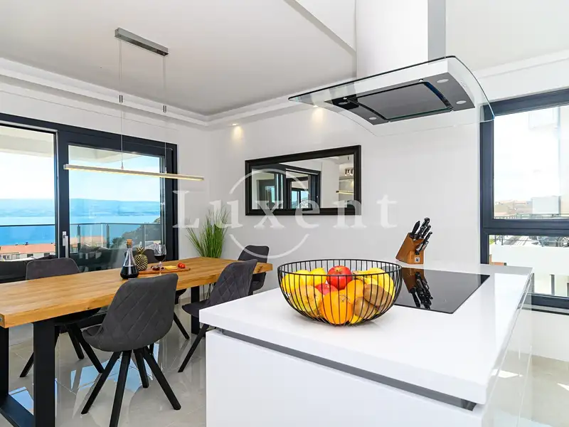 Prodej vily 460 m², pozemek 780 m², Omiš – náhled fotky 2
