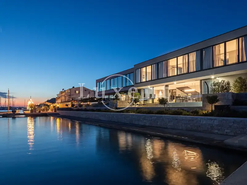 Prodej vily 200 m², pozemek 530 m², Šibenik – náhled fotky 1