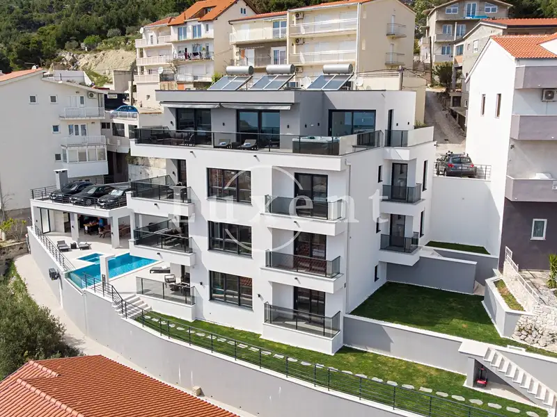 Prodej vily 460 m², pozemek 780 m², Omiš – náhled fotky 1