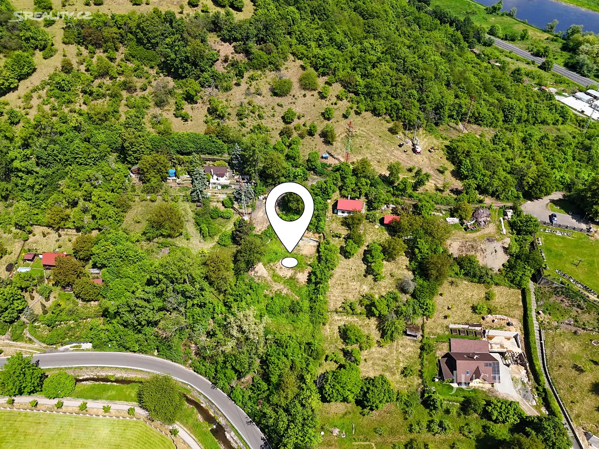 Prodej stavebního pozemku 2519 m²