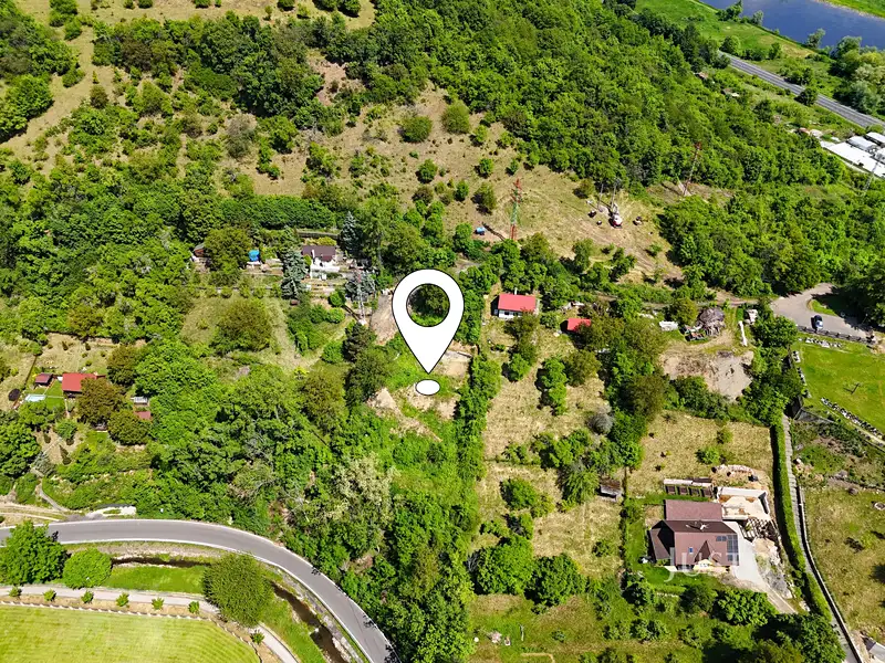 Prodej stavebního pozemku 2519 m², Povrly – náhled fotky 1