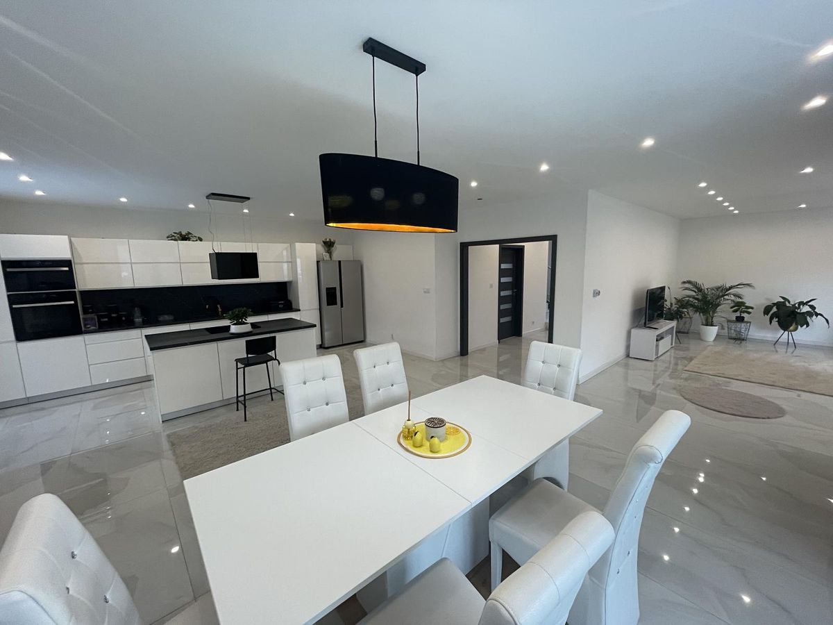 Prodej rodinného domu 192 m², pozemek 412 m² – fotografie 3