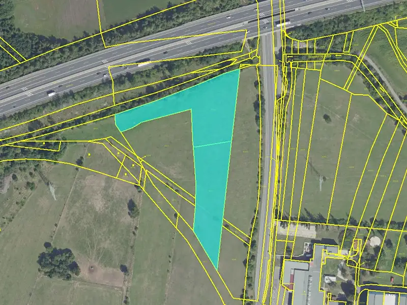 Prodej pole 10636 m², Praha – náhled fotky 2