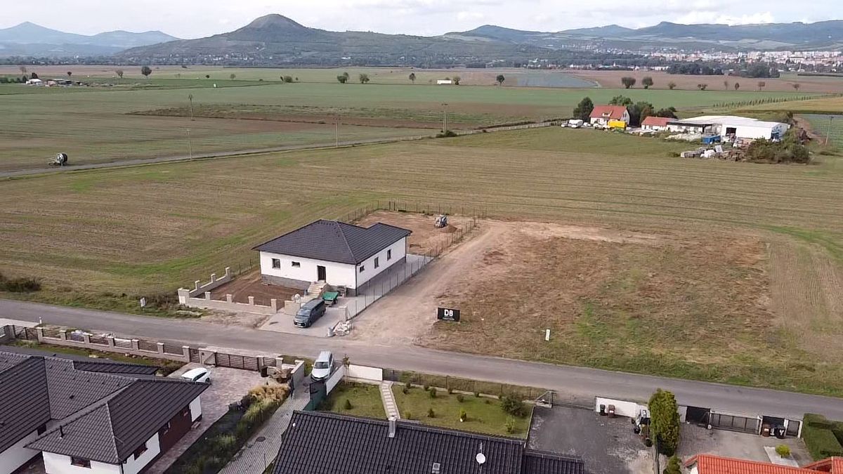 Prodej stavebního pozemku 1233 m² – fotografie 5