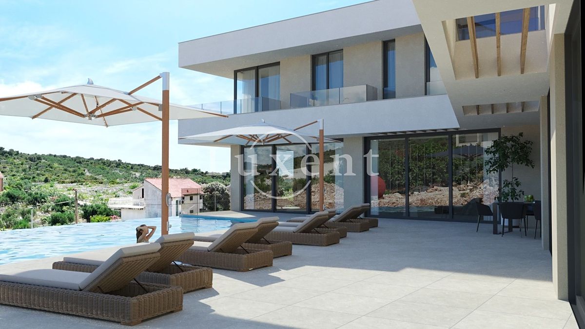 Prodej vily 392 m², pozemek 1170 m², Rogoznica – fotka 1 z 3