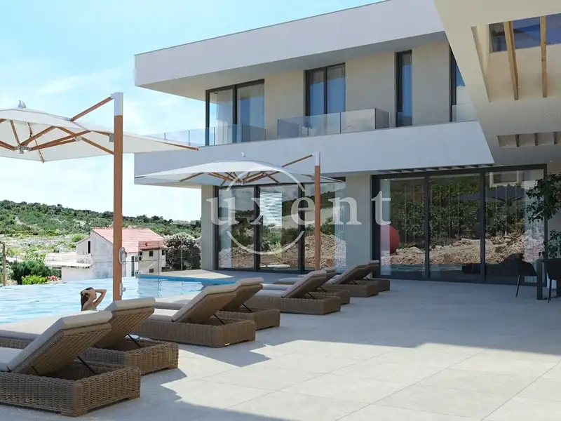 Prodej vily 392 m², pozemek 1170 m², Rogoznica – náhled fotky 1