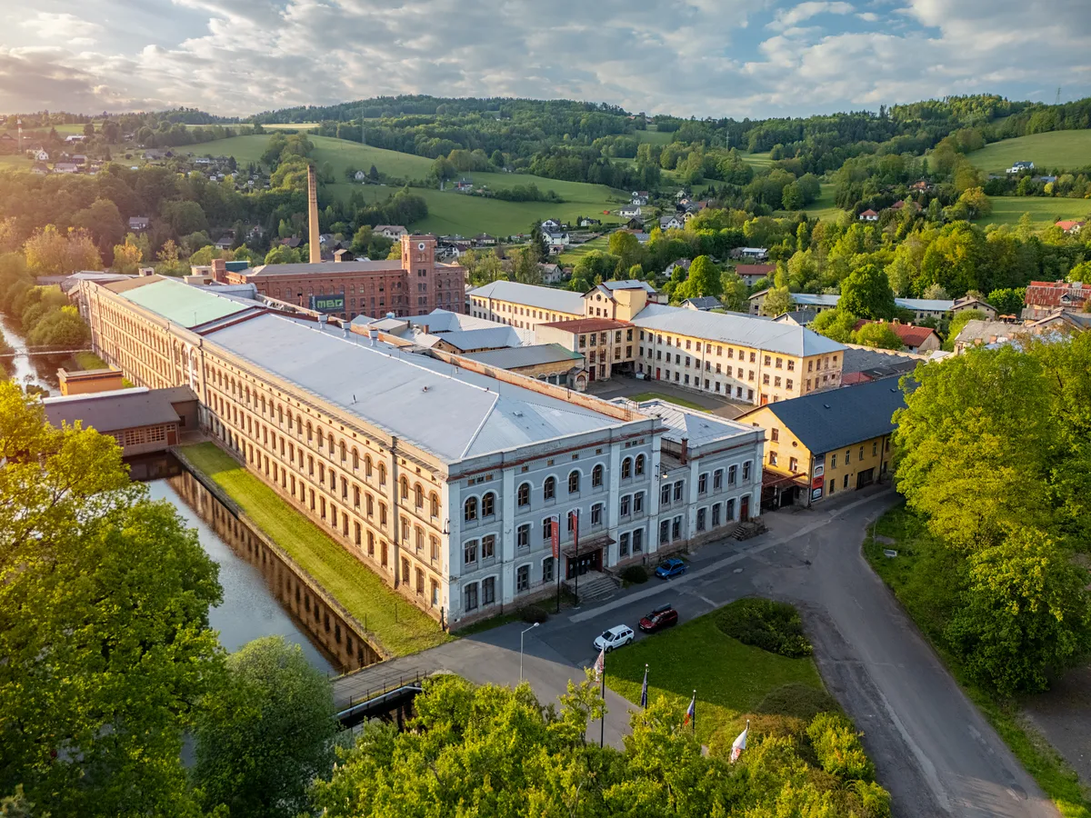 Pronájem skladového prostoru 1600 m²