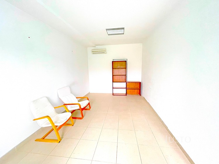 Pronájem komerčního prostoru, 57 m² (7 z 10)