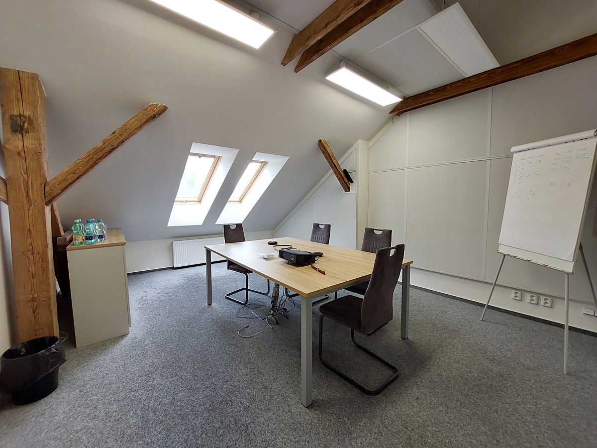 Pronájem kanceláře 243 m² – fotografie 3