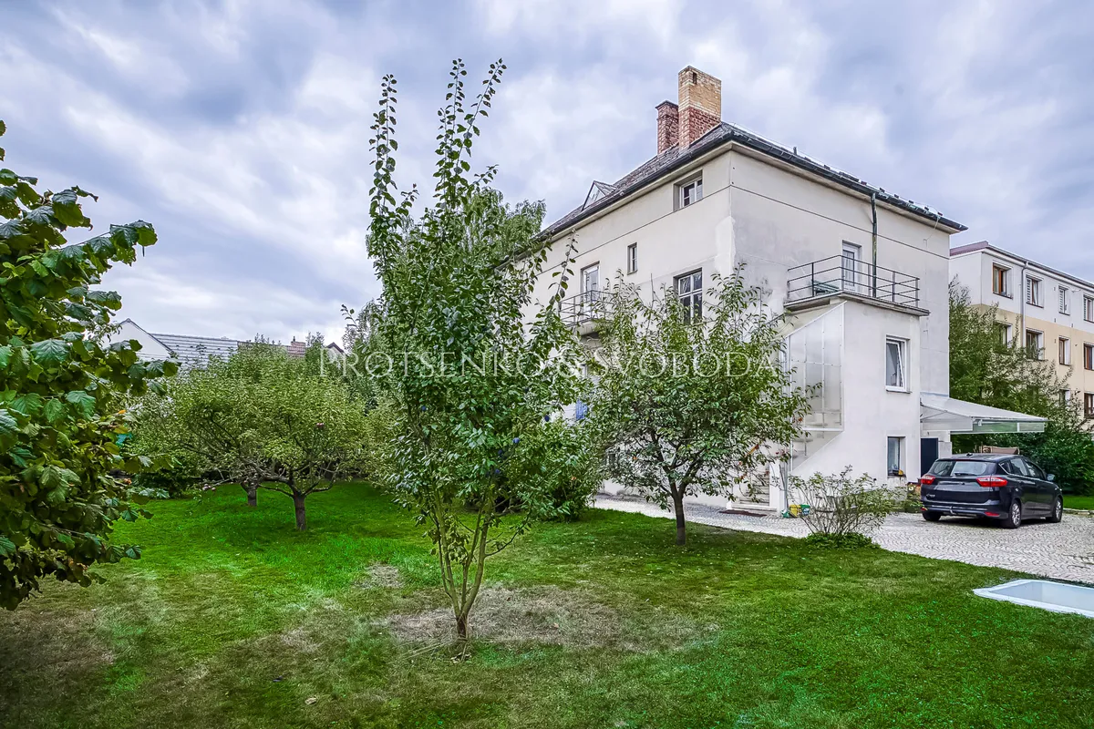 Prodej vily 652 m², pozemek 885 m²