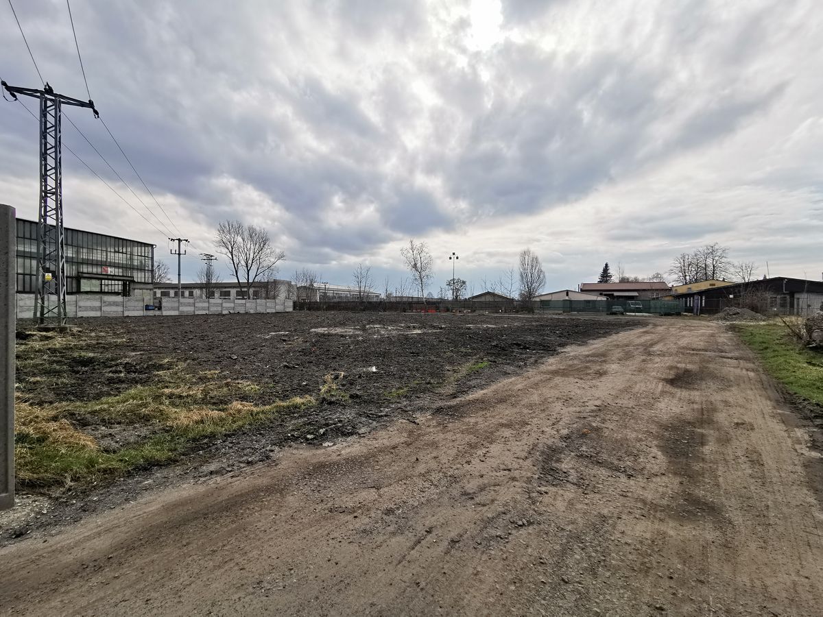Prodej komerčního pozemku 2832 m²