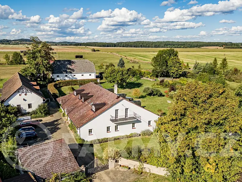 Prodej zemědělské usedlosti 700 m², pozemek 330000 m², Březnice – náhled fotky 1