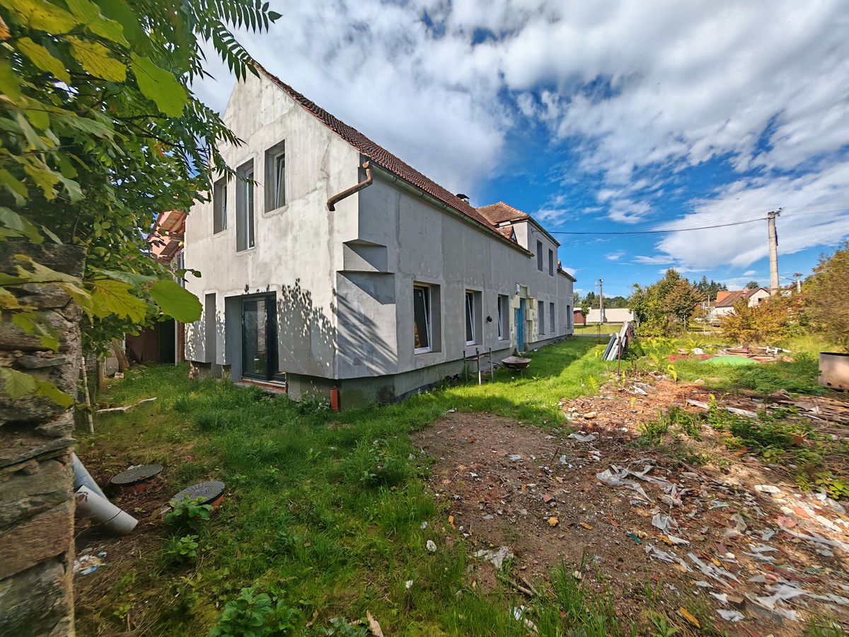 Prodej rodinného domu 250 m², pozemek 201 m²