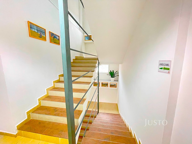 Pronájem komerčního prostoru, 57 m² (3 z 10)