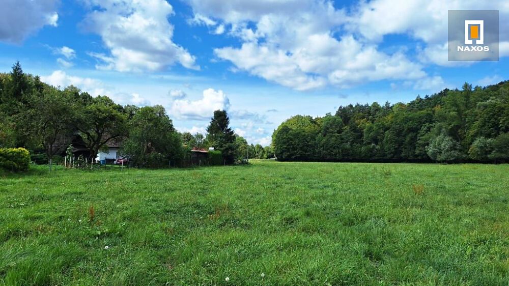 Prodej stavebního pozemku 1633 m² – fotografie 2