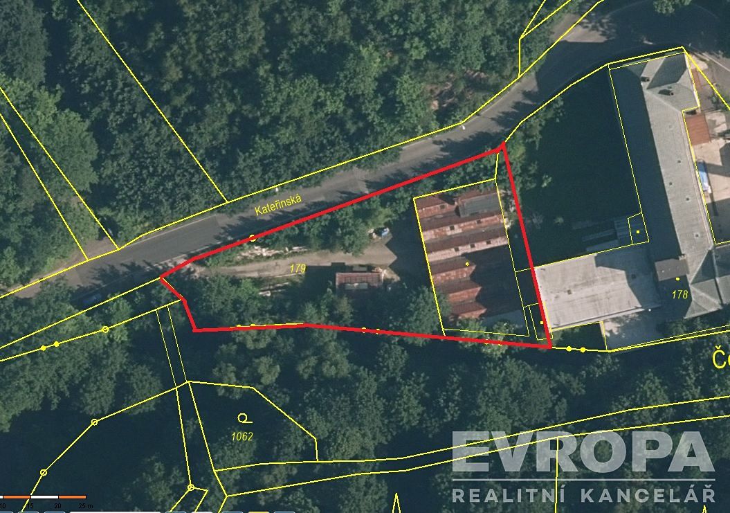 Prodej výrobní haly, prostoru 445 m²