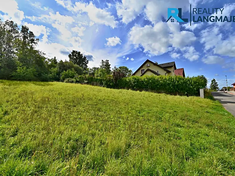 Prodej stavebního pozemku 972 m², Otročiněves – náhled fotky 1