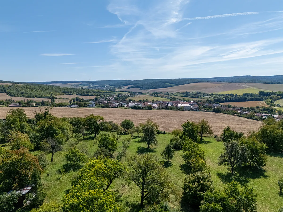Prodej stavebního pozemku 7851 m²