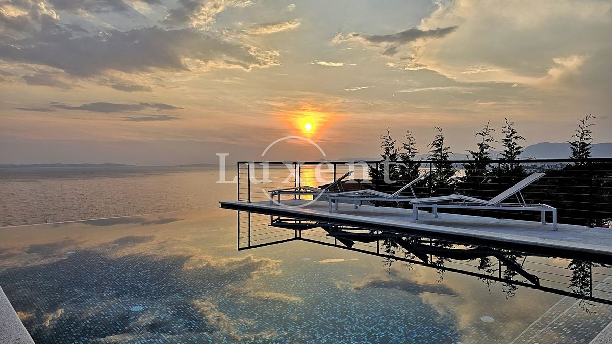 Prodej vily 320 m², pozemek 600 m², Split – fotka 1 z 3