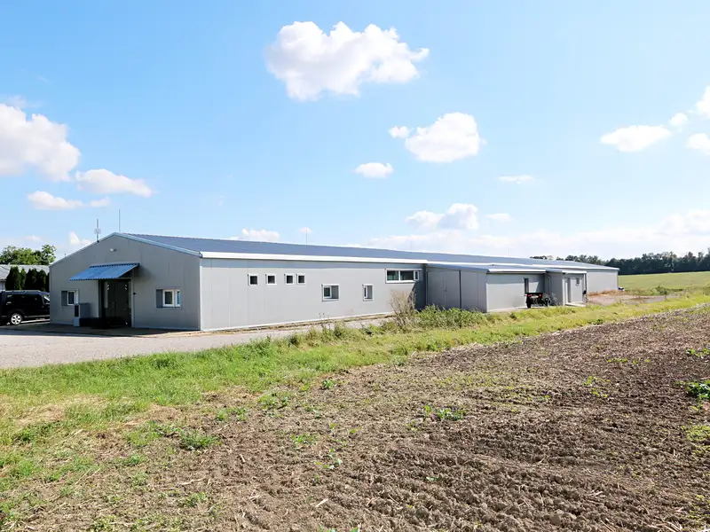 Pronájem výrobní haly, prostoru 900 m², Jičín – náhled fotky 1
