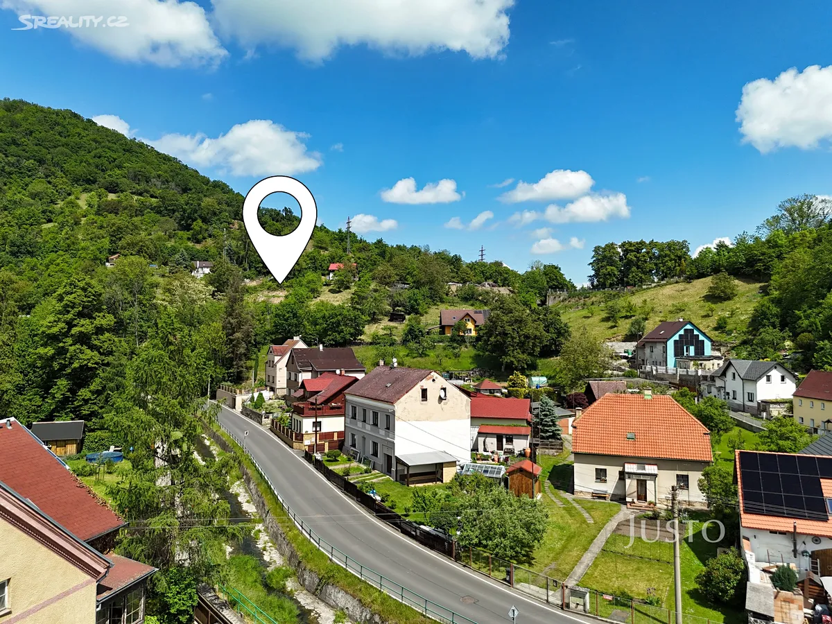 Prodej stavebního pozemku 2519 m² – pohled 2