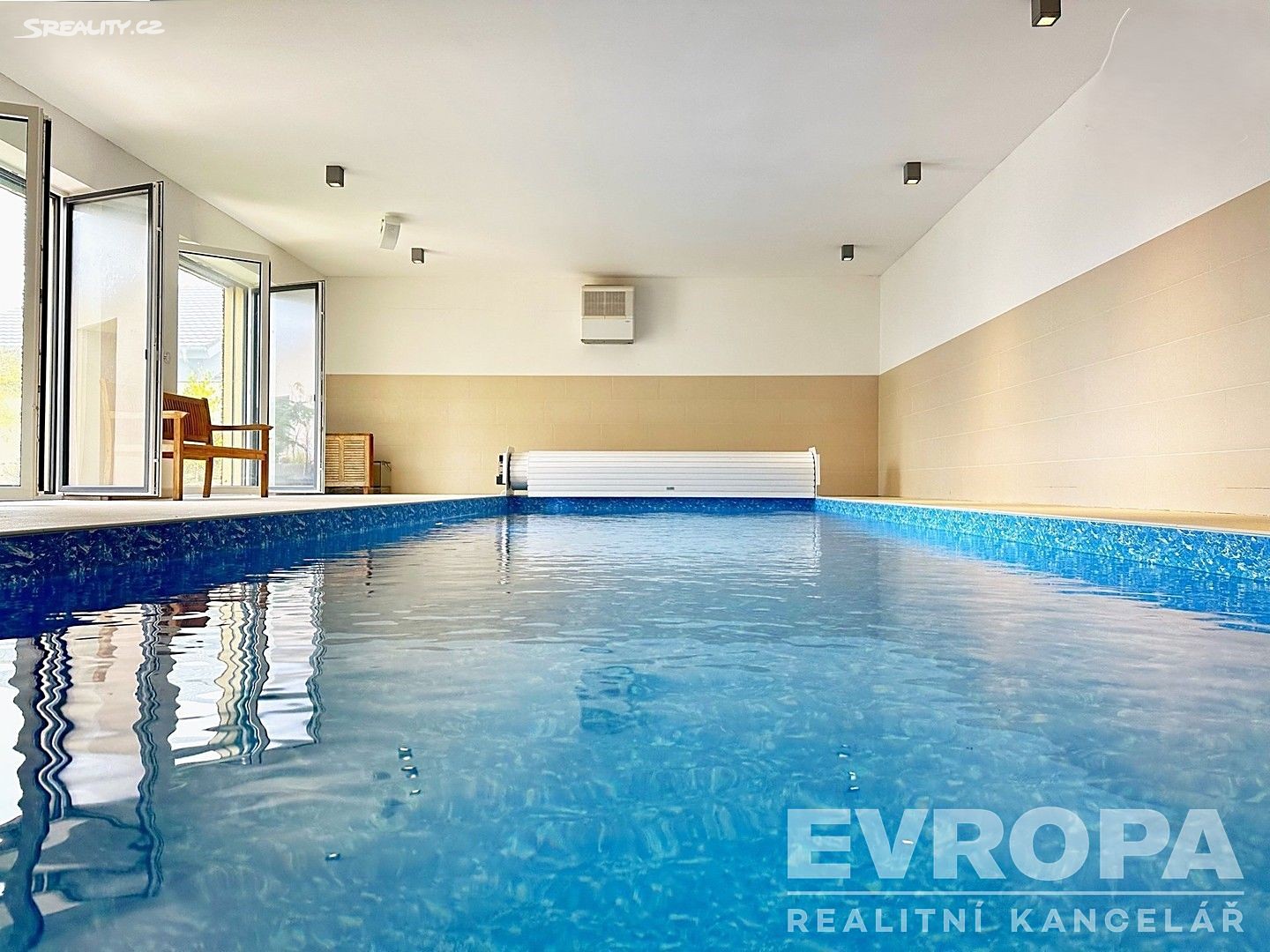 Prodej rodinného domu 384 m², pozemek 2316 m² - Image 2