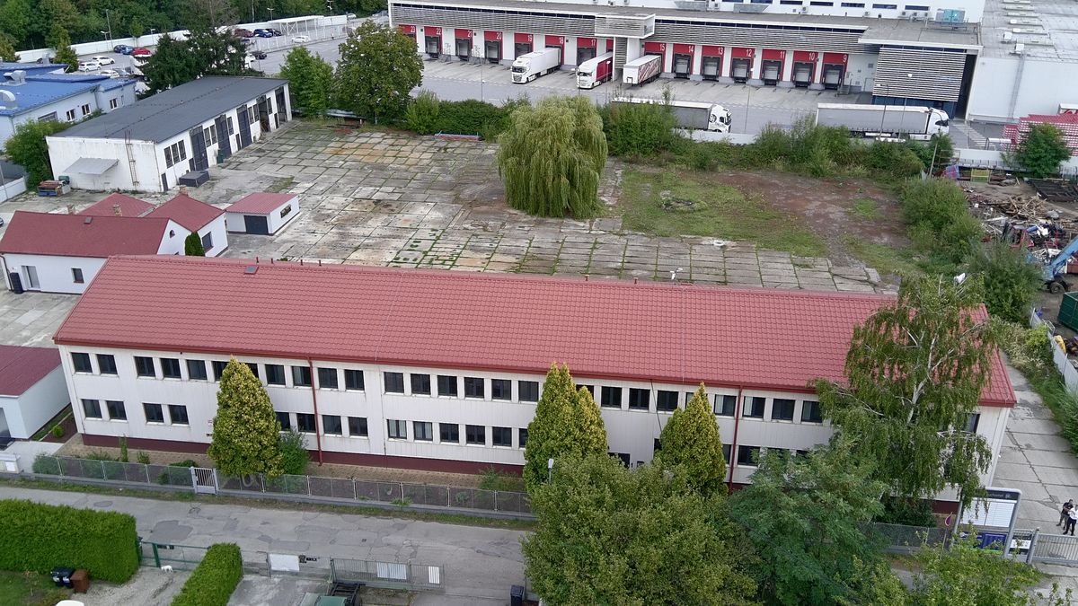 Pronájem komerčního pozemku 4000 m² – fotografie 3