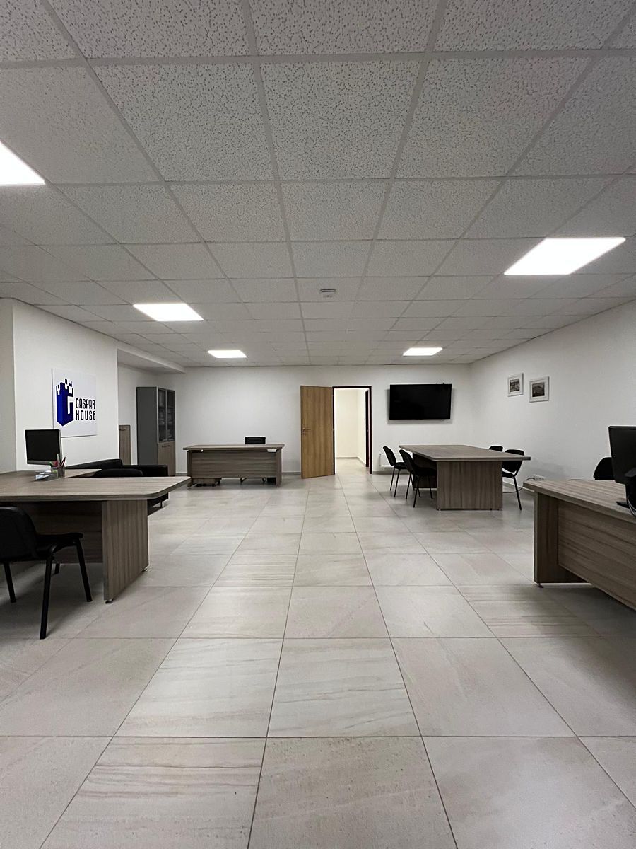 Prodej kanceláře 92 m² – fotografie 3