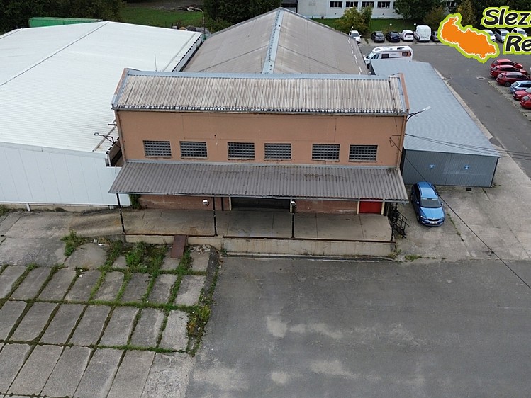 Pronájem komerčního prostoru, 740 m² (1 z 20)