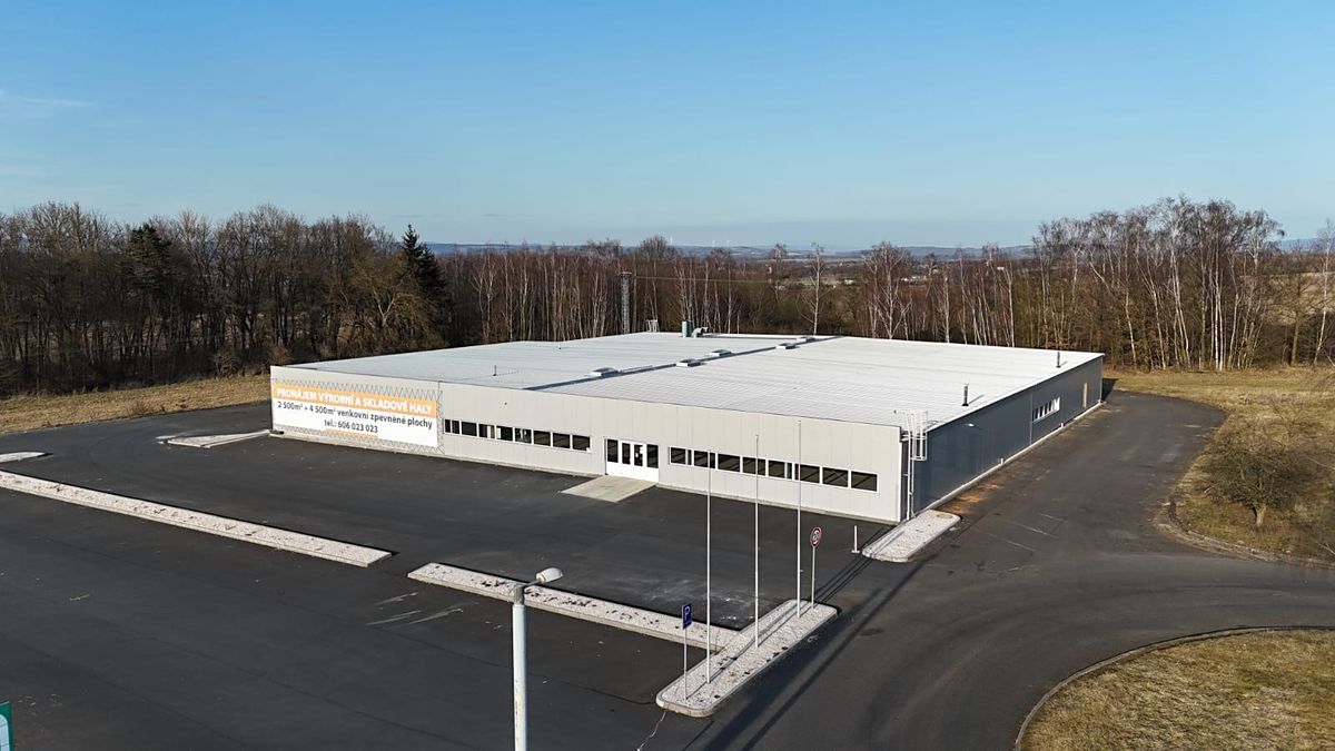 Prodej výrobní haly, prostoru 2435 m²