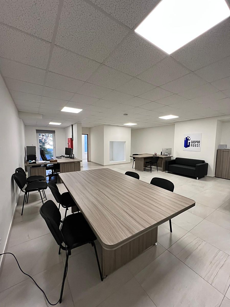 Prodej kanceláře 92 m²
