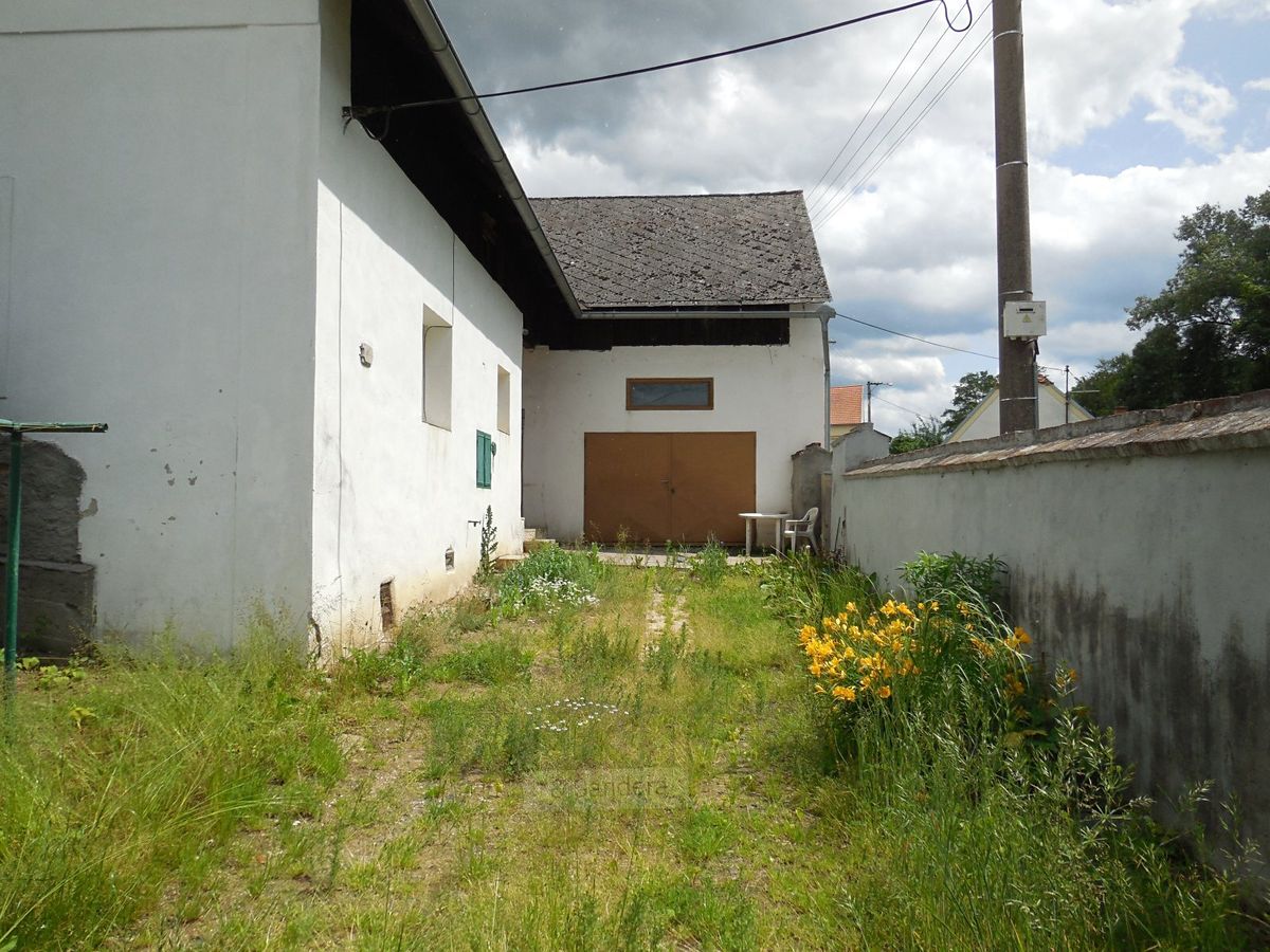 Prodej rodinného domu 356 m², pozemek 263 m² – fotografie 2