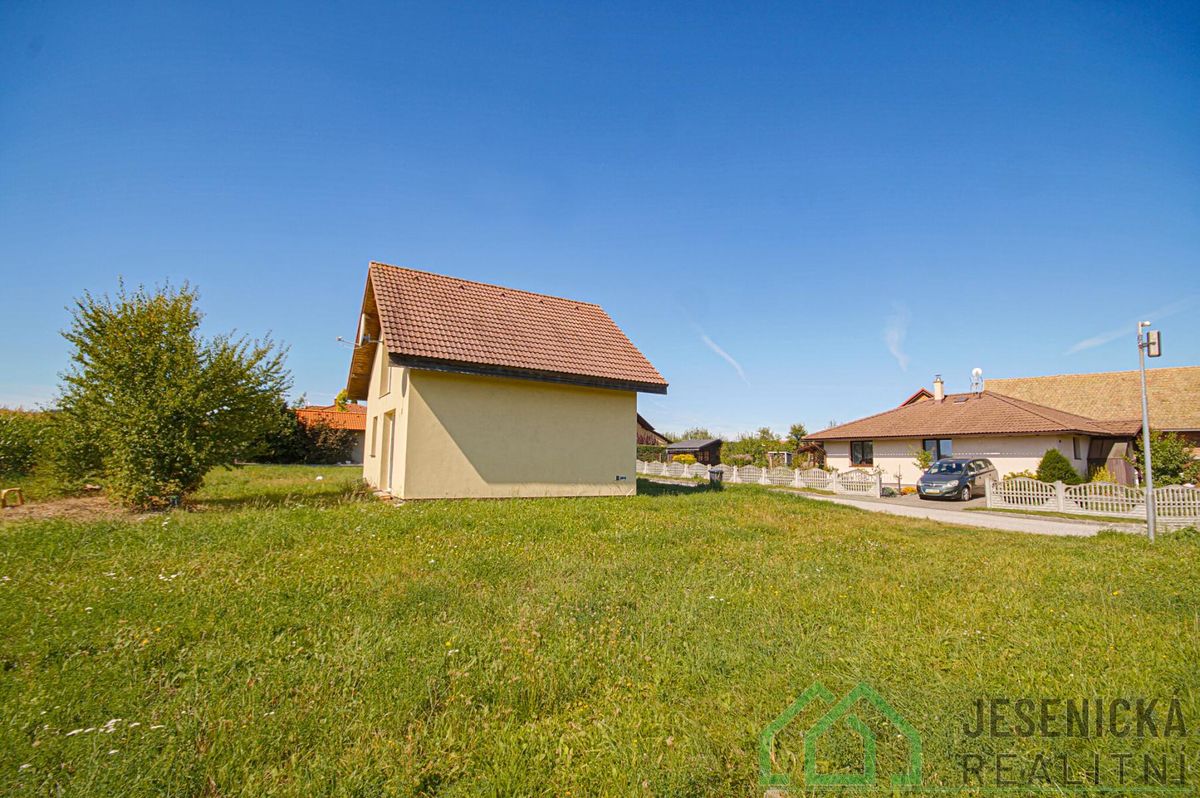Prodej rodinného domu 98 m², pozemek 752 m² – fotografie 5