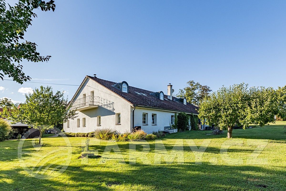 Prodej zemědělské usedlosti 700 m², pozemek 330000 m² – fotografie 2