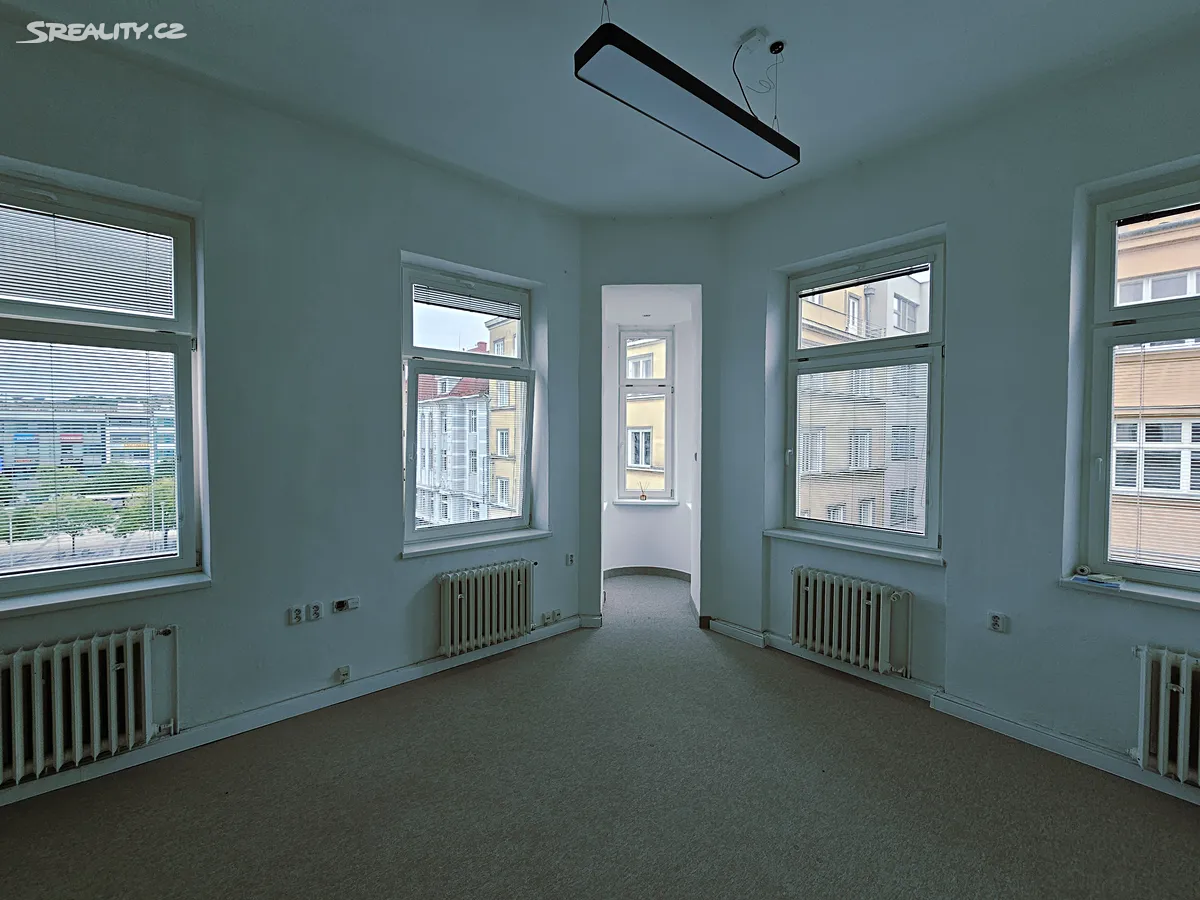 Pronájem kanceláře 189 m² – pohled 3