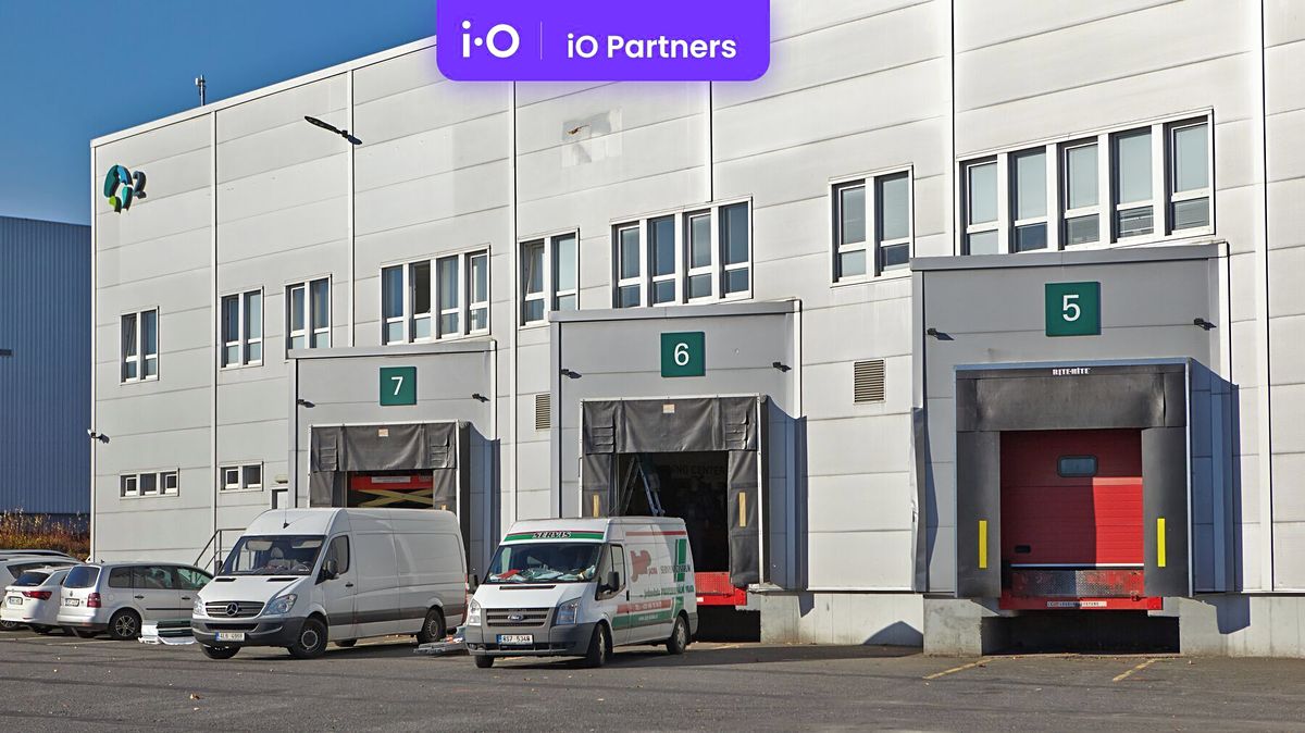 Pronájem skladového prostoru 3015 m²