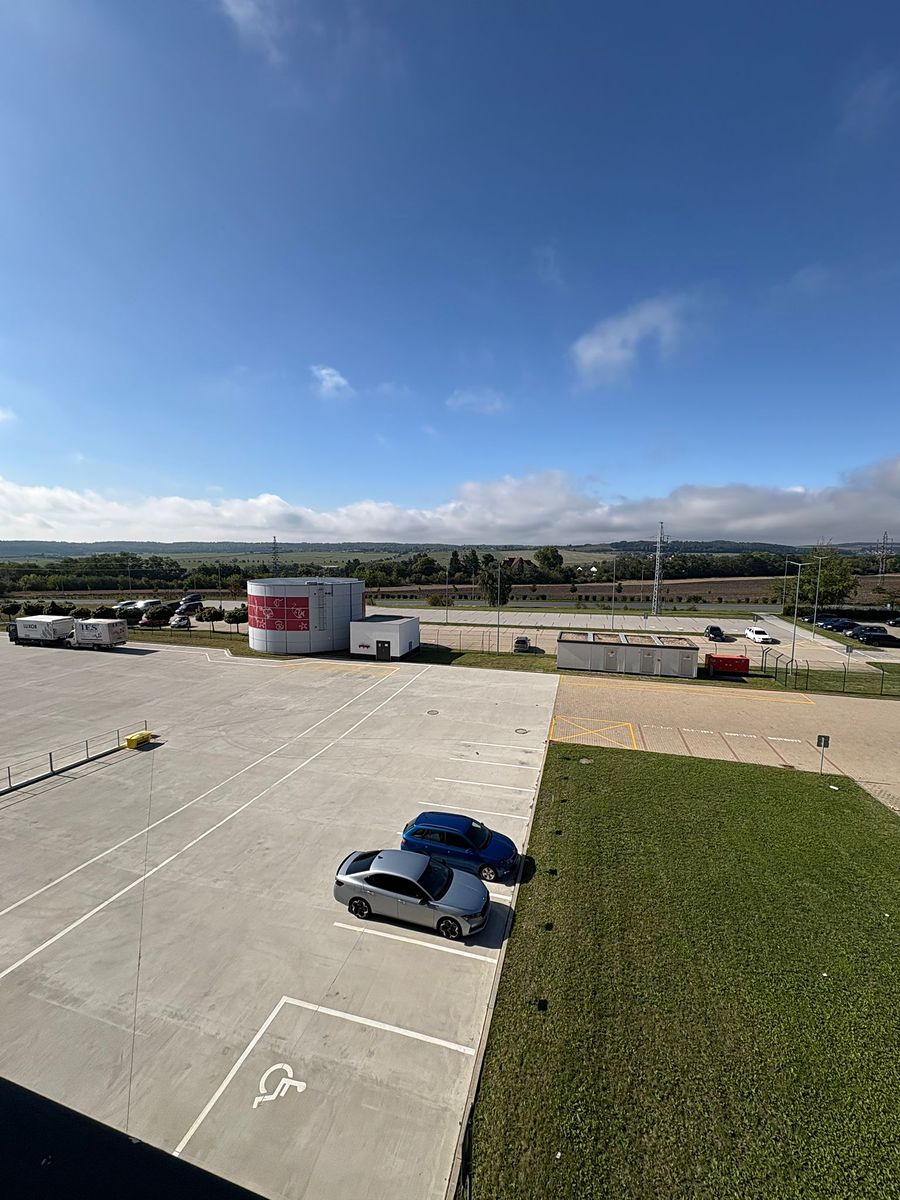 Pronájem kanceláře 600 m², Stochov – fotka 1 z 3