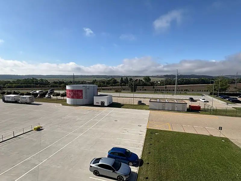 Pronájem kanceláře 600 m², Stochov – náhled fotky 1