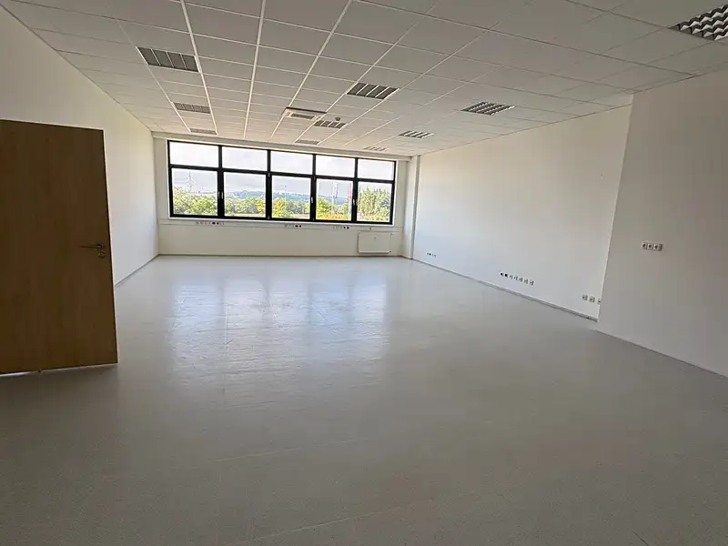 Pronájem kanceláře 600 m², Stochov – náhled fotky 2