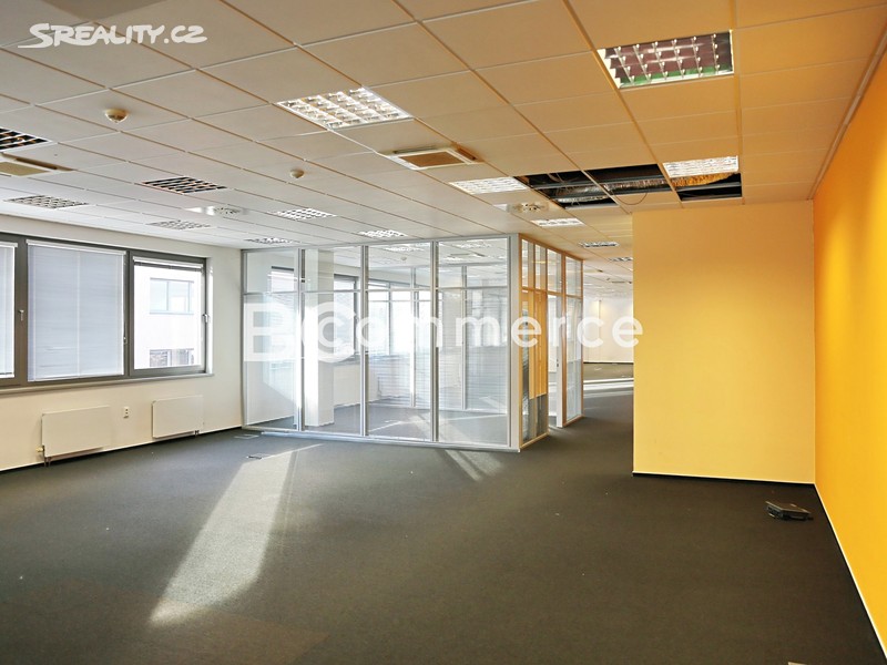 Pronájem kanceláře 300 m² – pohled 2
