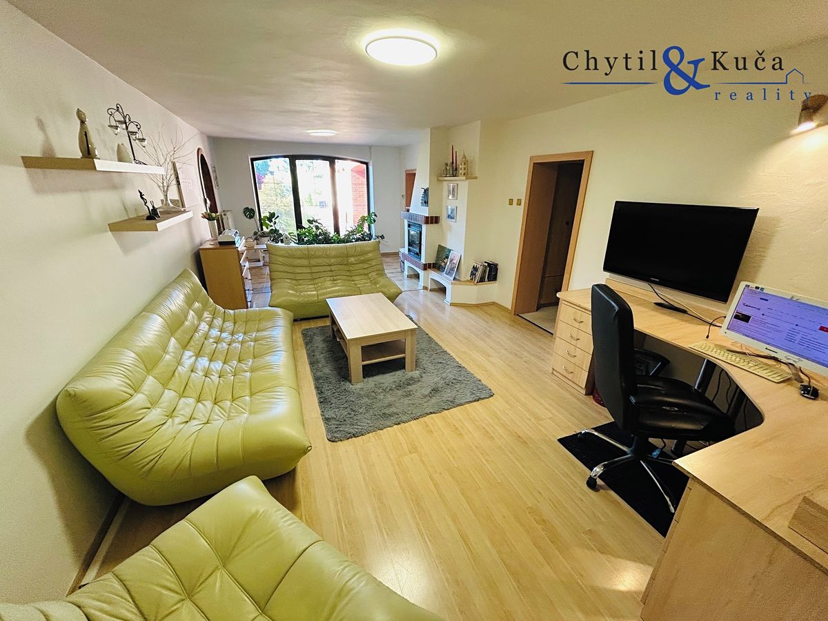 Prodej rodinného domu 347 m², pozemek 2048 m² – fotografie 3