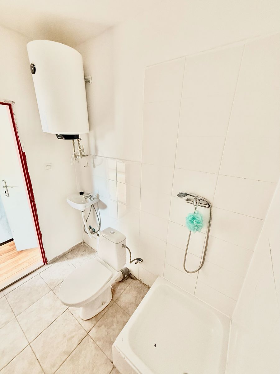 Prodej rodinného domu 345 m², pozemek 139 m² – fotografie 4