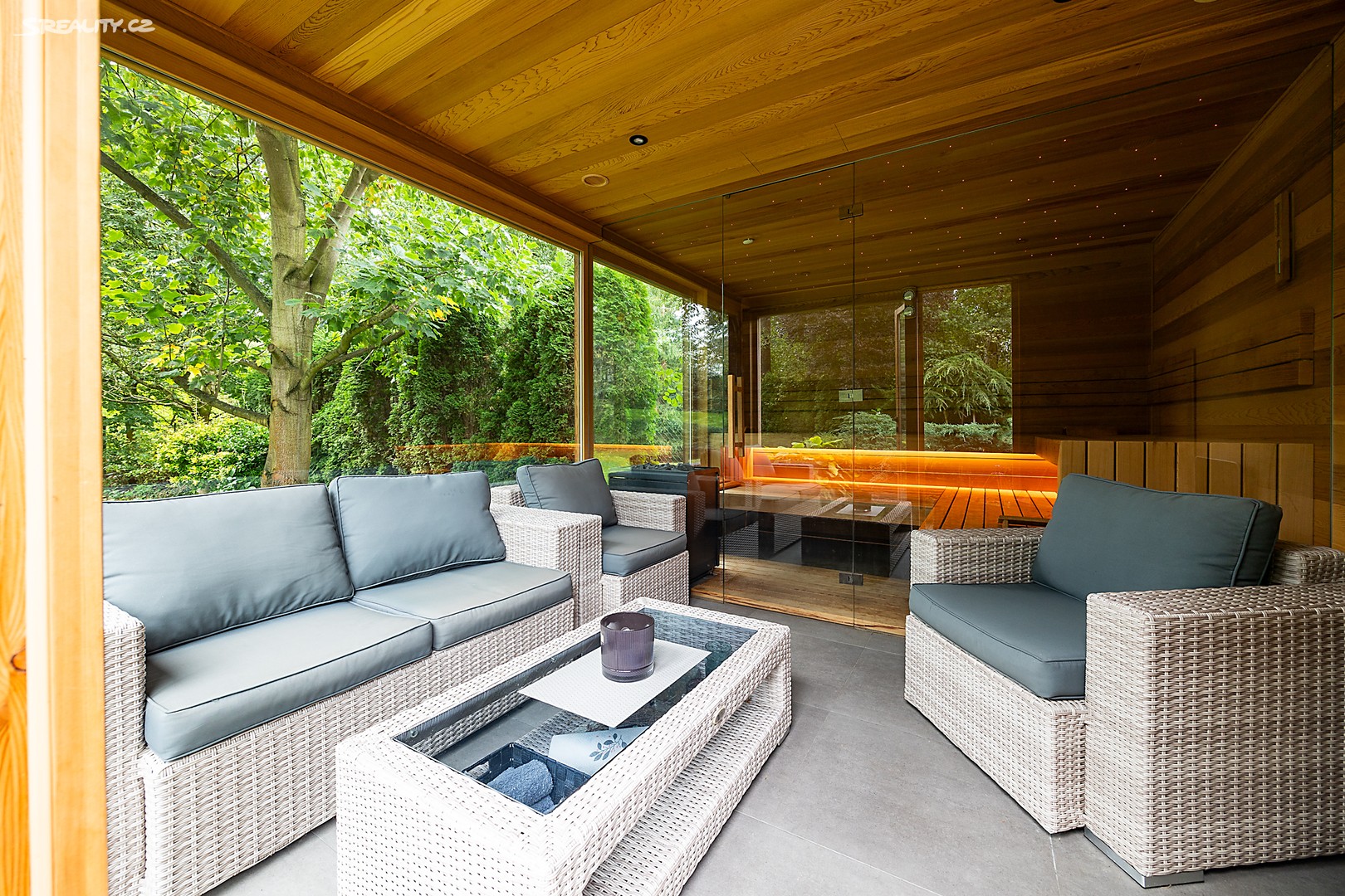 Prodej  rodinného domu 243 m², pozemek 1 162 m² – pohled 3